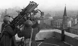 莫斯科沦陷在线观看,历史重现，在线见证二战悲壮瞬间