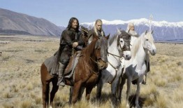 指环王2完整在线观看,双塔奇兵在线观影指南：史诗冒险，双塔对决，谁主沉浮？